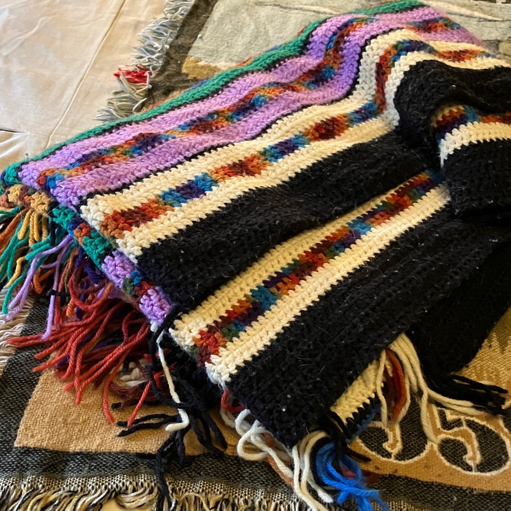 Vintage crochet handmade fringed afghan multicolor 1980’s or 1970’s Queen / King - Picture 6 of 7
